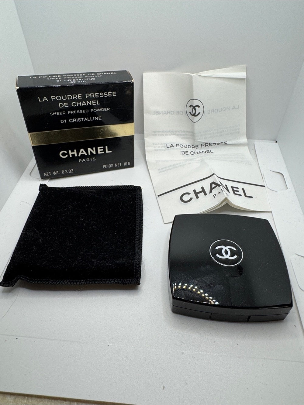Chanel Lapoudre pressee 01 crystalline.